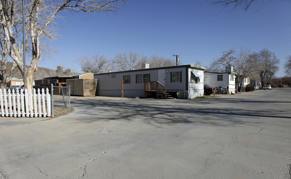 2100 Soap Mine Rd in Barstow, CA - Building Photo