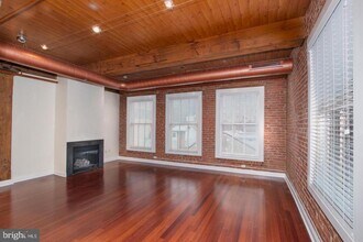 105 S 18th St in Philadelphia, PA - Building Photo - Building Photo