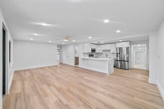 4114 SW 49th Ct in Fort Lauderdale, FL - Foto de edificio - Building Photo