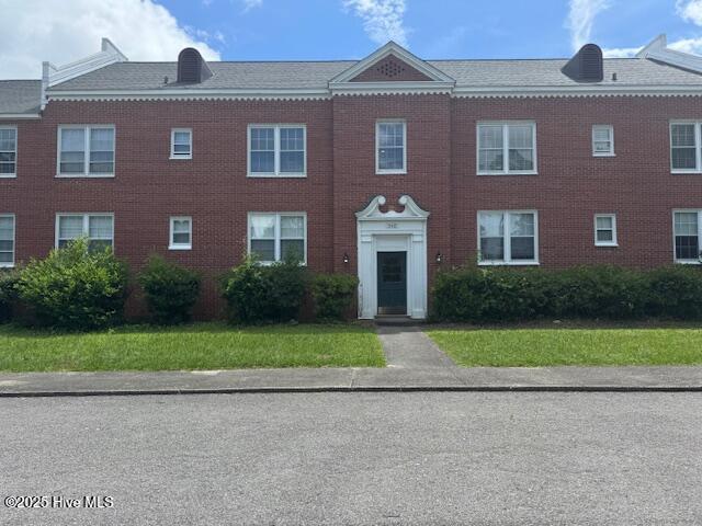 property at 2940 Oleander Dr