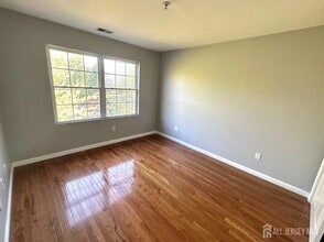 111 Harris Ave in Middlesex, NJ - Building Photo - Building Photo