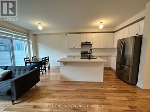 16 Hewison Ave in Richmond Hill, ON - Building Photo - Building Photo