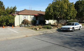 1926 Gamel Way in Mountain View, CA - Building Photo - Building Photo