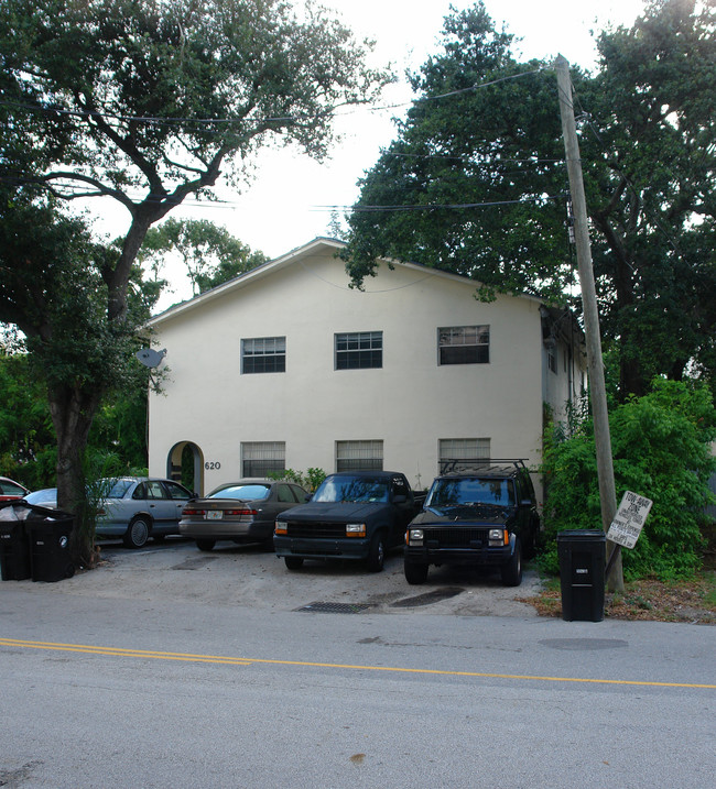 620 SE 4th Ave in Fort Lauderdale, FL - Building Photo - Building Photo