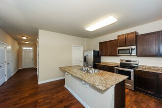 1012 Eldon Ln in Fairburn, GA - Building Photo - Building Photo