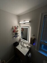 623 Fitzwater St, Unit 301 in Philadelphia, PA - Foto de edificio - Building Photo