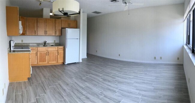 229 Commercial Blvd-Unit -4 in Lauderdale-by-the-Sea, FL - Building Photo - Building Photo