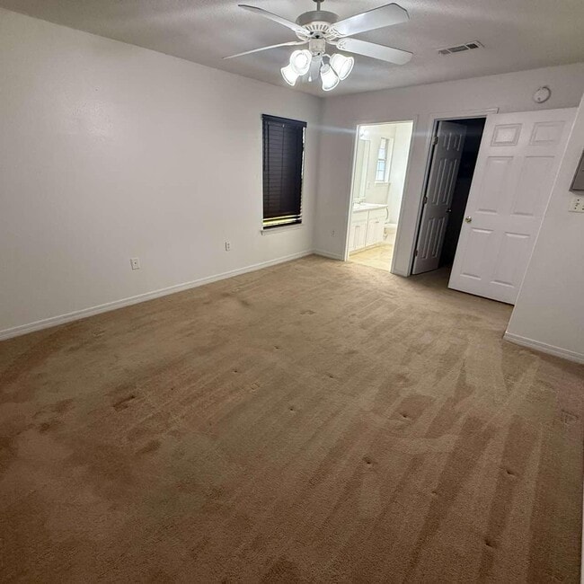 1022 Freeport Ct in Mary Esther, FL - Building Photo - Building Photo