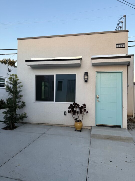 850 N Kenmore Ave, Unit 852 in Los Angeles, CA - Foto de edificio