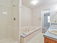302 Wildmarsh Rd photo'