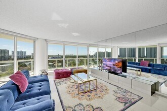 16400 Collins Ave, Unit 944 in Sunny Isles Beach, FL - Foto de edificio - Building Photo