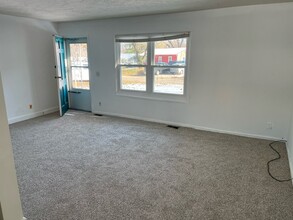 2019 Miller Dr in Lawrence, KS - Building Photo - Building Photo