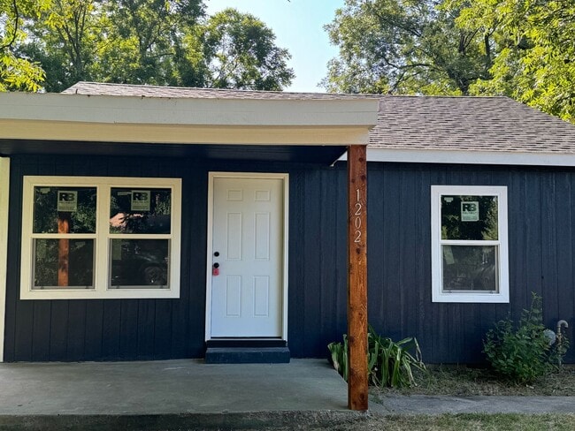 property at 1202 D St SE