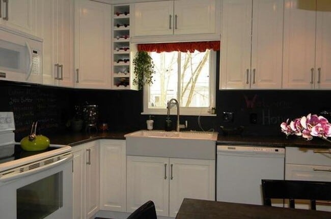 994 Moneta Ave in Aurora, OH - Building Photo - Building Photo