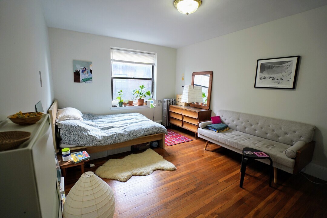 433 A Broadway in Medford, MA - Building Photo