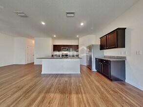 8718 Layalie Way in Gibsonton, FL - Building Photo - Building Photo