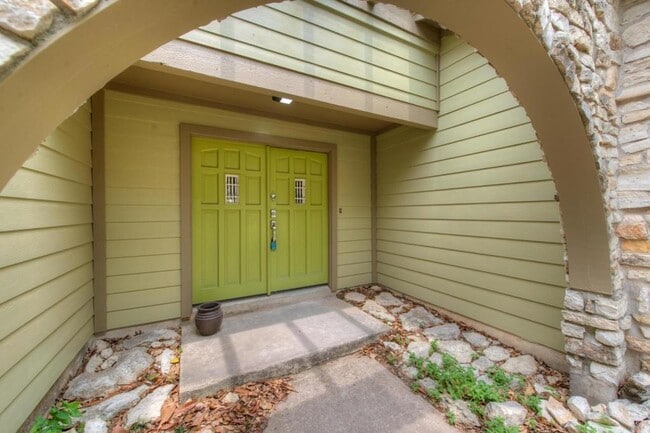12800 Powderhorn St in Austin, TX - Building Photo - Building Photo