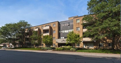 Cedar Hill Apartments in Richmond Hill, ON - Building Photo - Building Photo