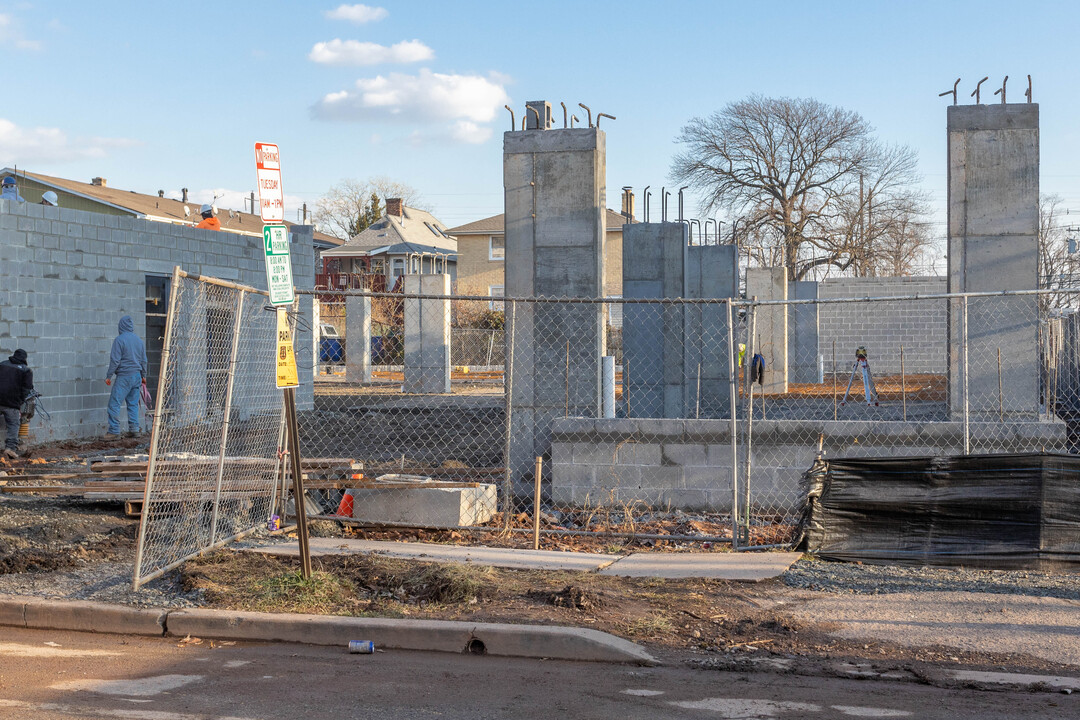 33-37 W Price St in Linden, NJ - Building Photo