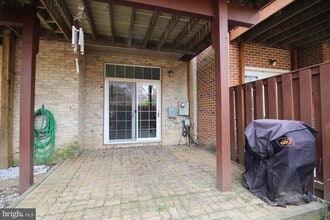 6423 Little Potters Ln in Alexandria, VA - Building Photo - Building Photo