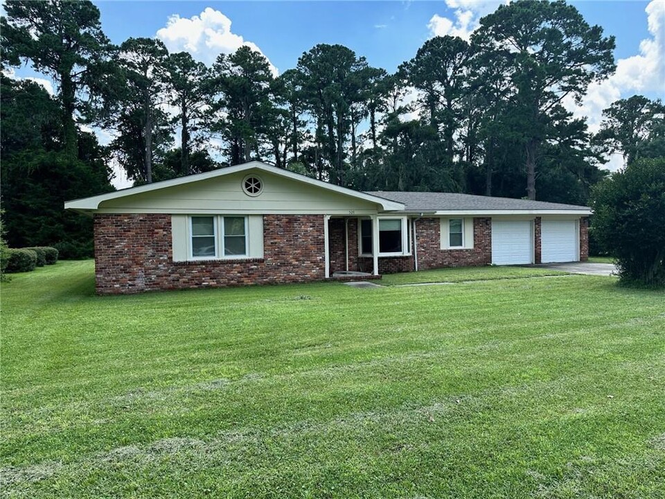 509 Old Mission Rd in Brunswick, GA - Building Photo