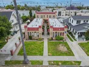 533 W 49th St in Los Angeles, CA - Building Photo - Primary Photo