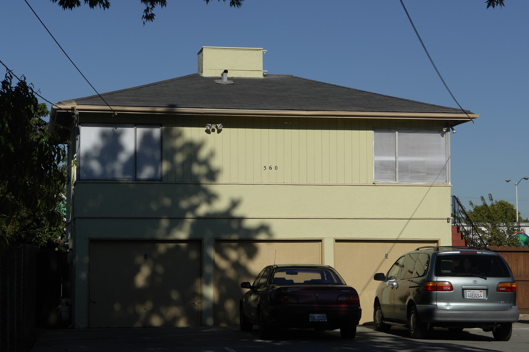 560-564 Ramos Ave in Hayward, CA - Foto de edificio