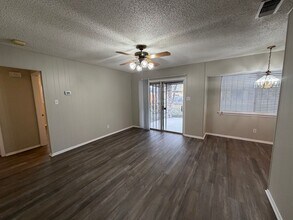 7422 Fieldgate Dr in San Antonio, TX - Building Photo - Building Photo