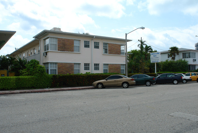 Costa Del Sol Apartments in Miami Beach, FL - Building Photo - Building Photo