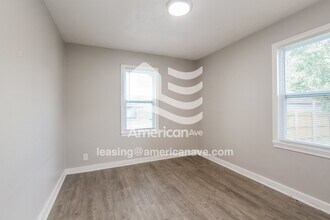 1947 Glenridge Dr in Indianapolis, IN - Building Photo - Building Photo