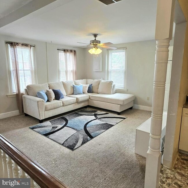 201 N Line St in Lansdale, PA - Foto de edificio - Building Photo