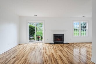 11 Foxcroft Rd, Unit 11-131 in Naperville, IL - Building Photo - Building Photo