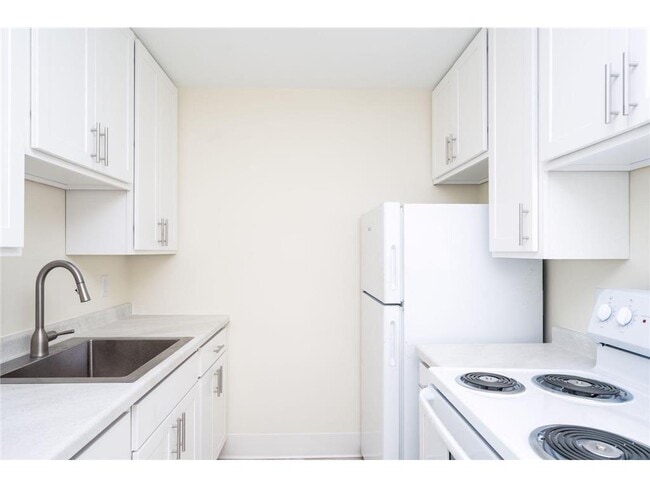 property at 2709 Park Ave