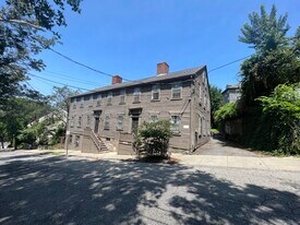 21 James St, Unit 2 in Providence, RI - Building Photo