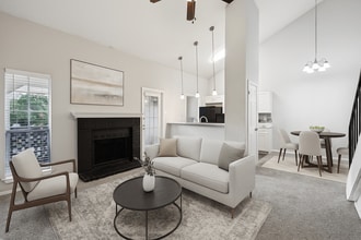 The Willows on Rosemeade in Dallas, TX - Building Photo - Building Photo