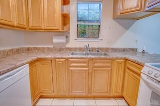 8111 Stonebrook Dr in Pensacola, FL - Building Photo - Building Photo