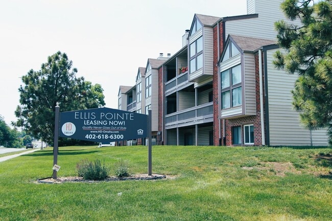 6320 S 72nd St in Ralston, NE - Building Photo - Building Photo