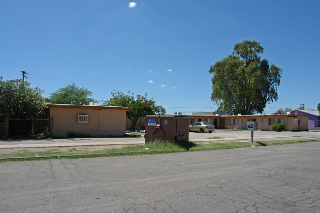 3742 S 7th Ave in Tucson, AZ - Foto de edificio - Building Photo