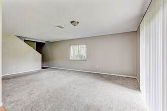 27128 Big Sur Dr in Wesley Chapel, FL - Foto de edificio - Building Photo