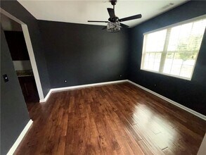 8389 Regent St in Jonesboro, GA - Foto de edificio - Building Photo