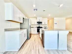 808 Calm Crystal Ct in North Las Vegas, NV - Building Photo - Building Photo