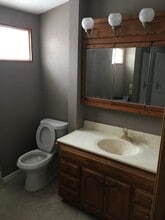 5210 E St Charles Rd in Columbia, MO - Building Photo - Building Photo