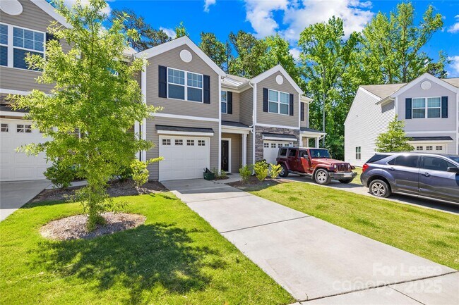8113 Murray Br Dr in Charlotte, NC - Building Photo - Building Photo