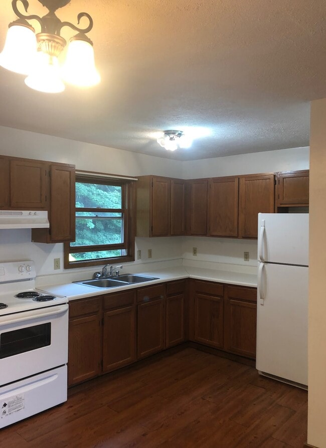 8 Adirondack Rd, Unit F
