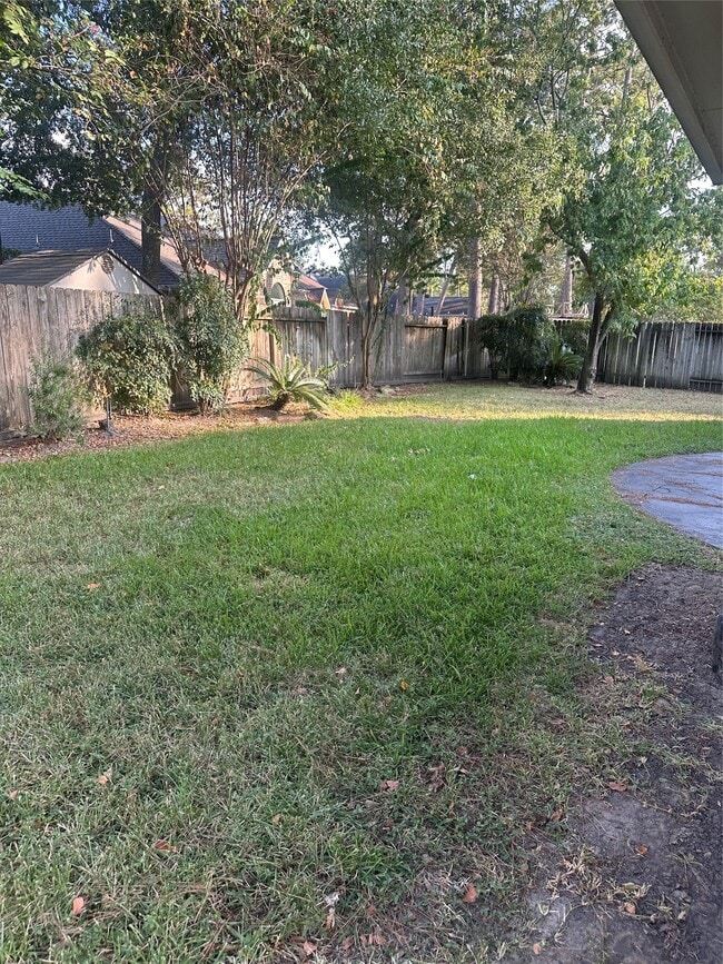 property at 15915 Clear Pointe Dr