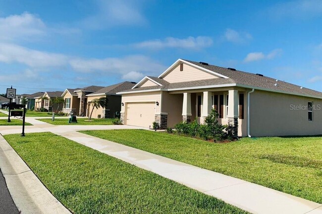 8810 SW 63rd Ave in Ocala, FL - Foto de edificio - Building Photo