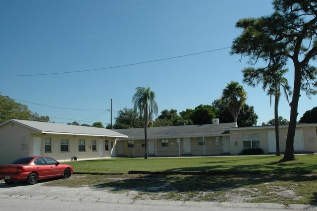 14350 Franklin St in Clearwater, FL - Building Photo