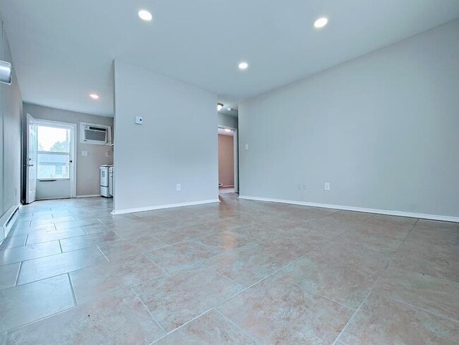 property at 4405 Layola Ave