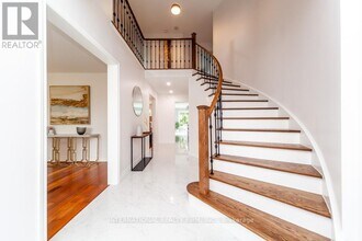 11 Coates Crescent in Richmond Hill, ON - Building Photo - Building Photo
