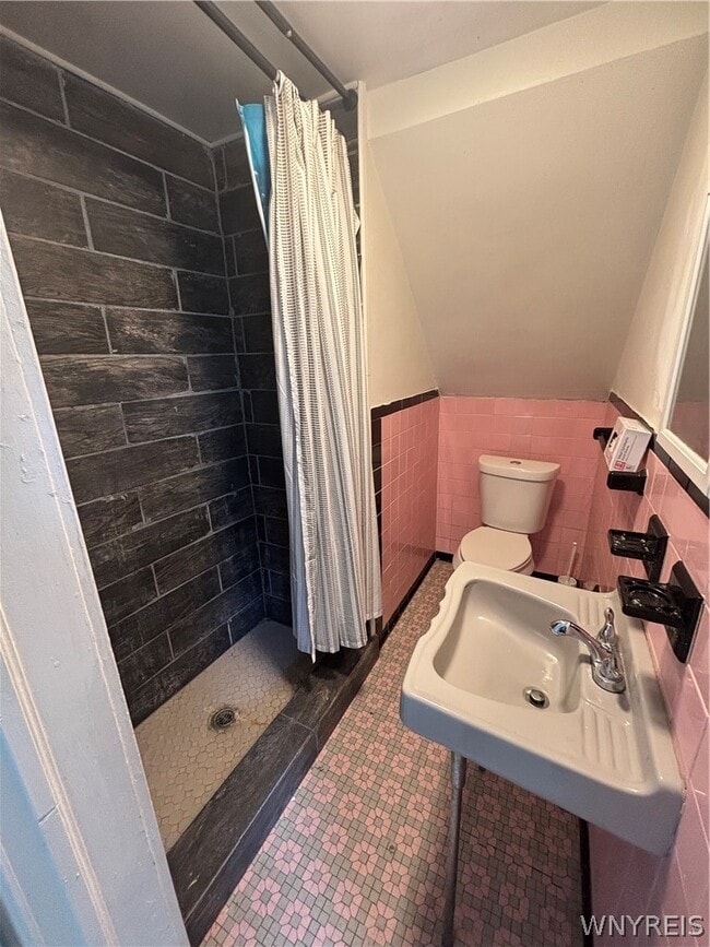 1780 Falls St in Niagara Falls, NY - Building Photo - Building Photo
